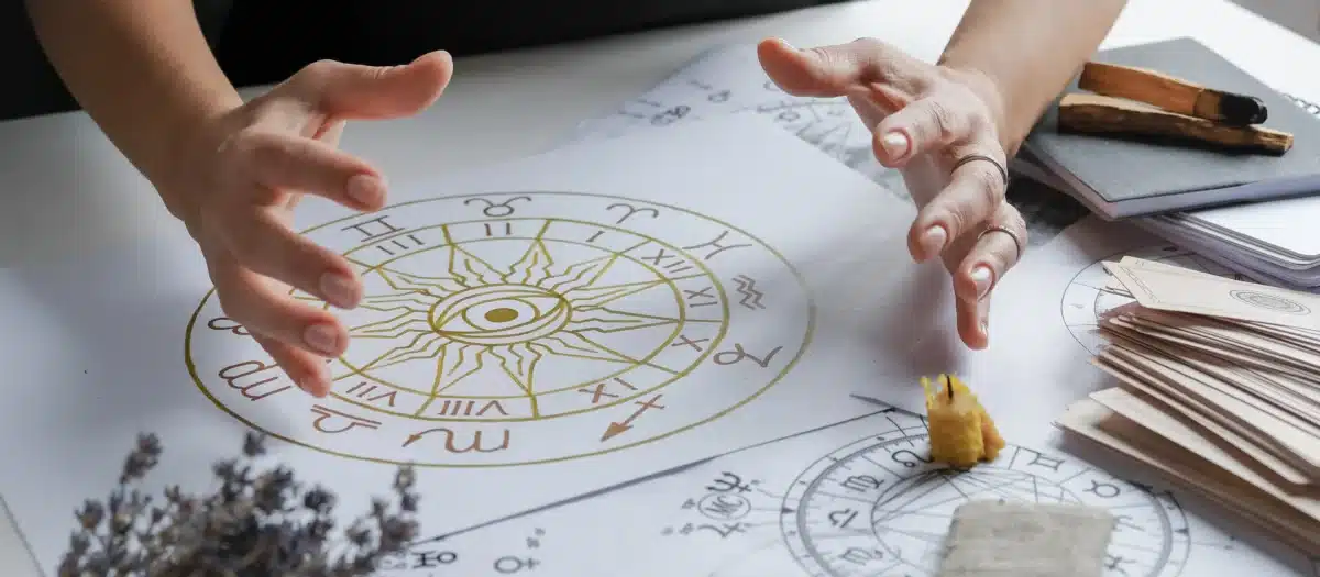 Astrologi: 7 Penjelasan Lengkap dan Mendalam - 1